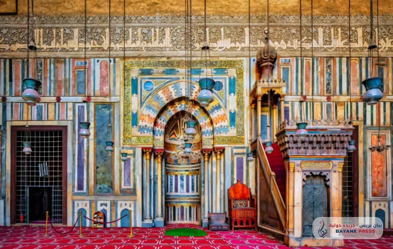 ​عَليٌّ مِحوَرُ الإِسلامِ كَيْفَ فَرَّقَتِ العَقَائِدُ مُحِبِّيهِ؟